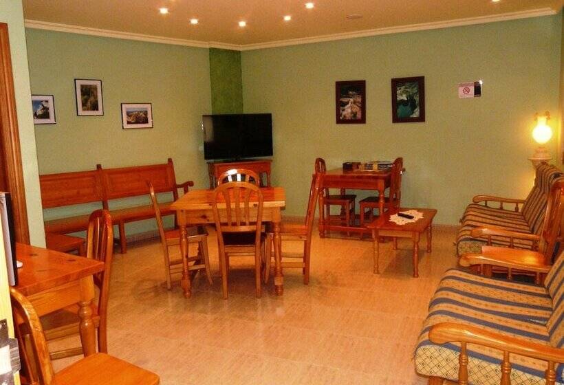 פנסיון Hostal Casa Castro