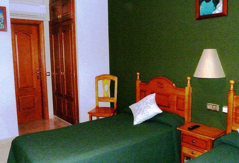 פנסיון Hostal Casa Castro