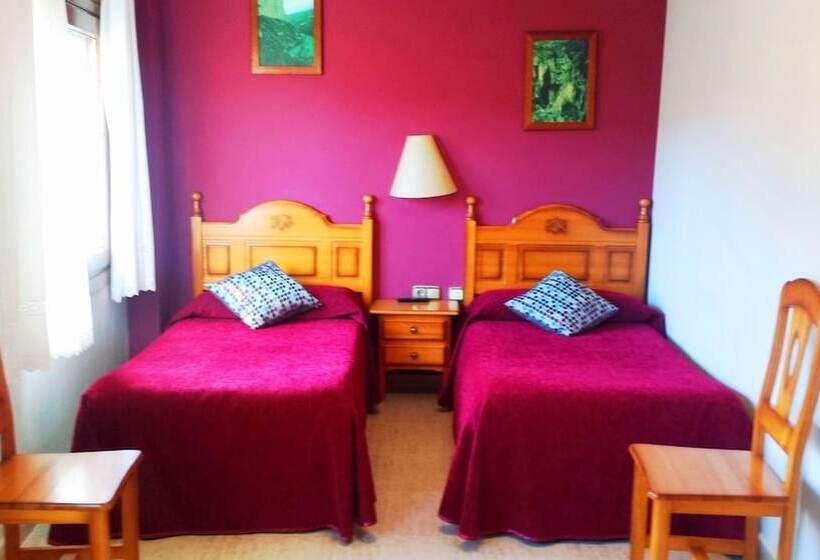 פנסיון Hostal Casa Castro