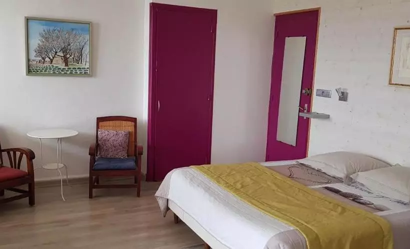 Majatalo La Rotonde Des Grânes