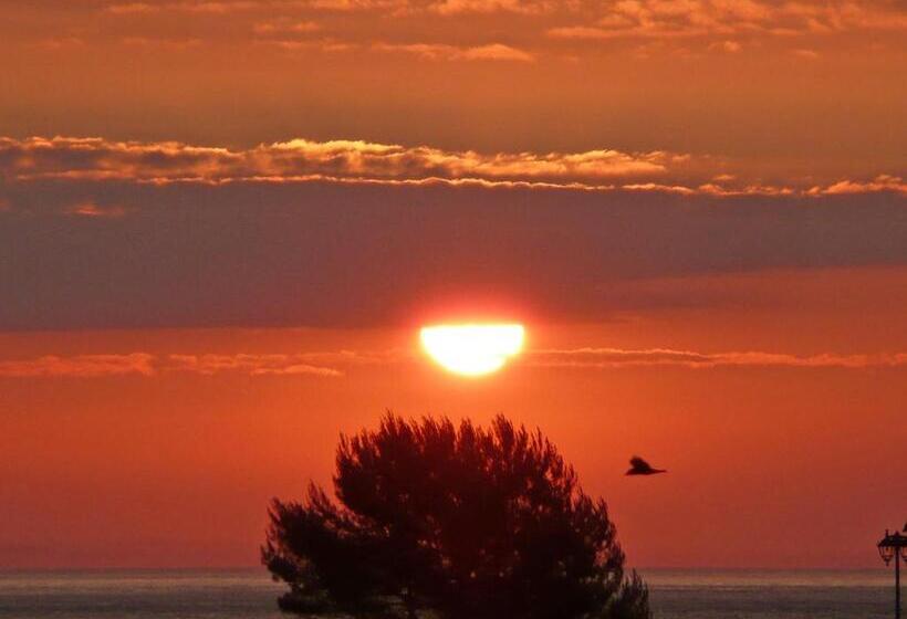 ペンション Riverside Cottage B&b