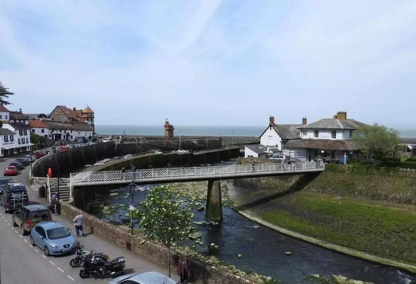 پانسیون Riverside Cottage B&b