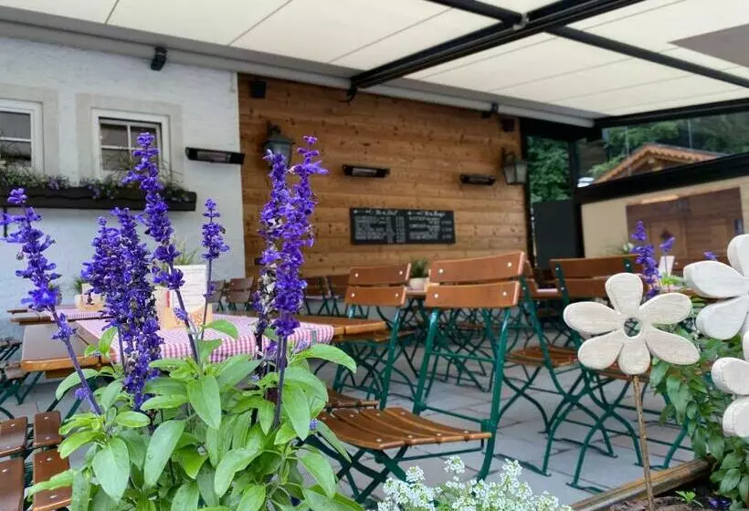 ユースホステル Gasthaus Sulzfluh
