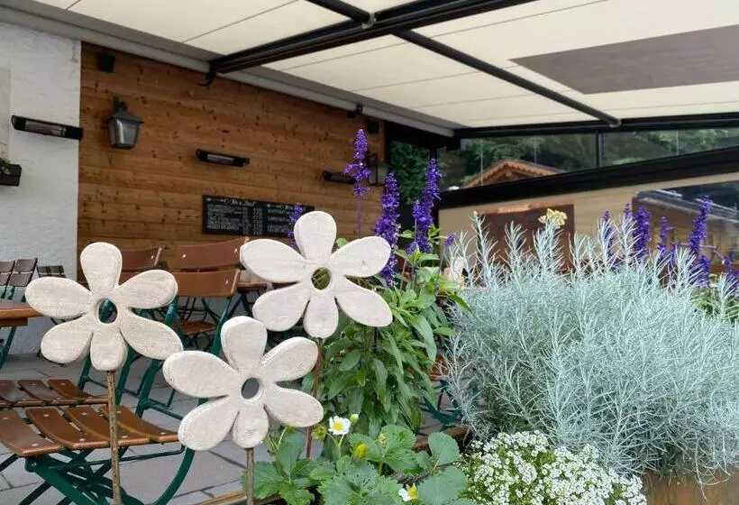 ユースホステル Gasthaus Sulzfluh