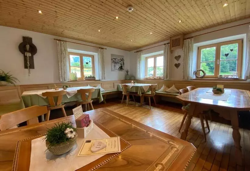 ユースホステル Gasthaus Sulzfluh
