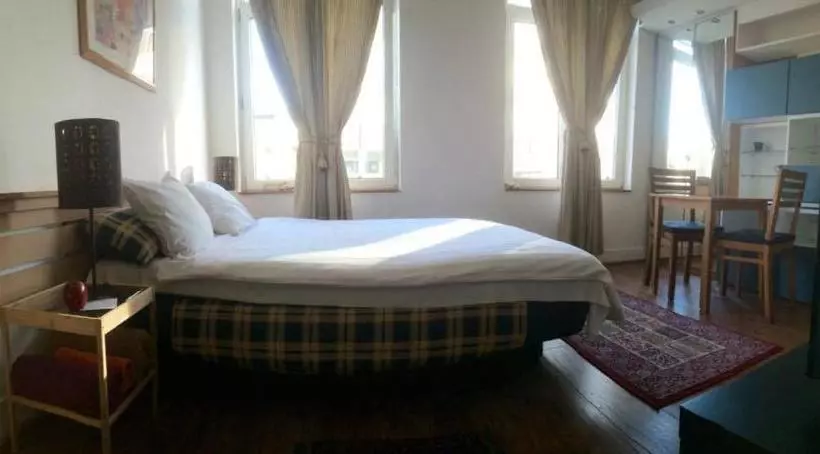 Appart Hôtel Maison De La Lune   Petite Auberge D Etterbeek