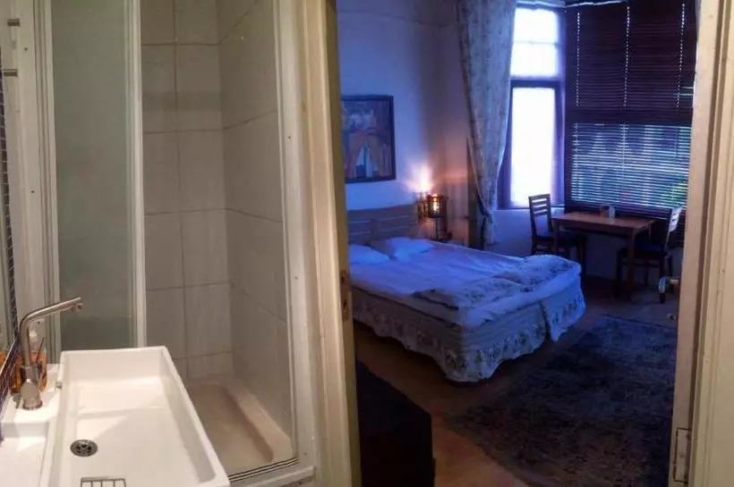 Appart Hôtel Maison De La Lune   Petite Auberge D Etterbeek