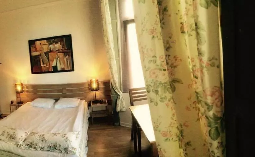 Appart Hôtel Maison De La Lune   Petite Auberge D Etterbeek