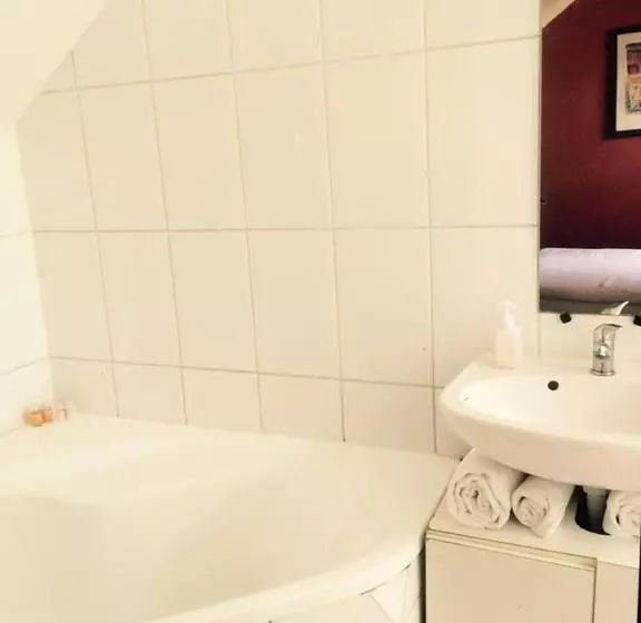 Appart Hôtel Maison De La Lune   Petite Auberge D Etterbeek