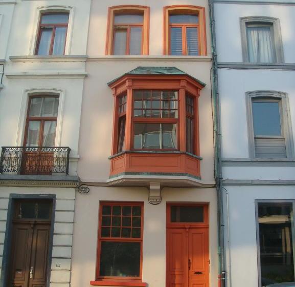 Appart Hôtel Maison De La Lune   Petite Auberge D Etterbeek