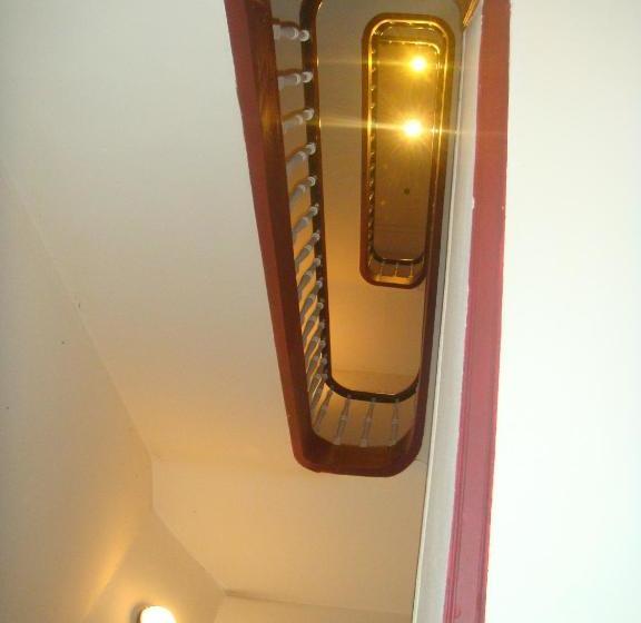 Appart Hôtel Maison De La Lune   Petite Auberge D Etterbeek