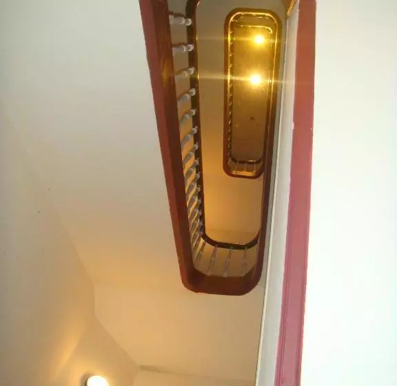 Appart Hôtel Maison De La Lune   Petite Auberge D Etterbeek