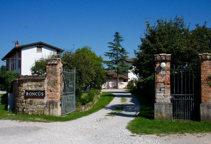 בית מלון כפרי La Casa Griunit