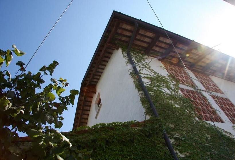 בית מלון כפרי La Casa Griunit