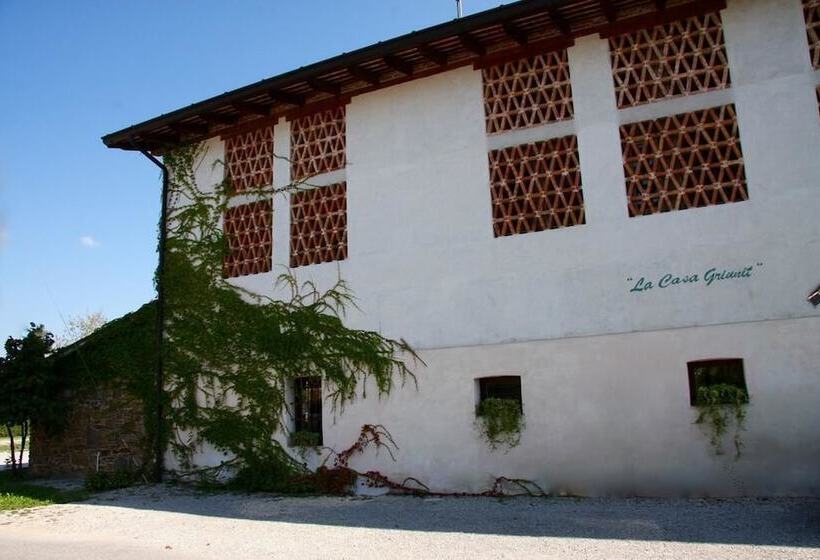 בית מלון כפרי La Casa Griunit