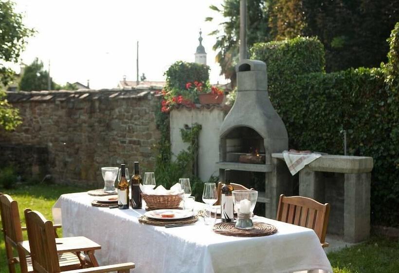 בית מלון כפרי La Casa Griunit