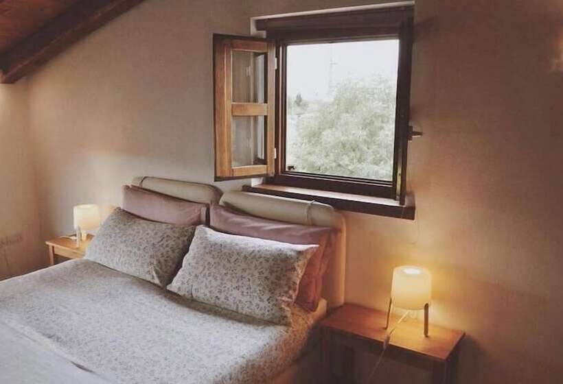 בית מלון כפרי La Casa Griunit