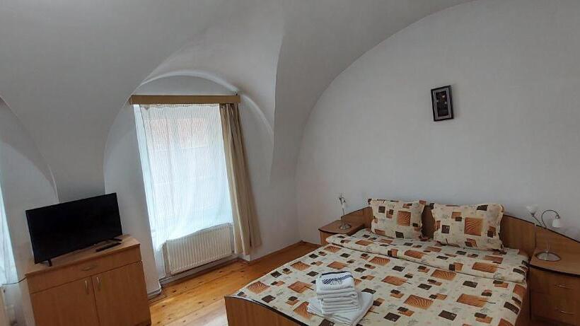 پانسیون Casa Merisor