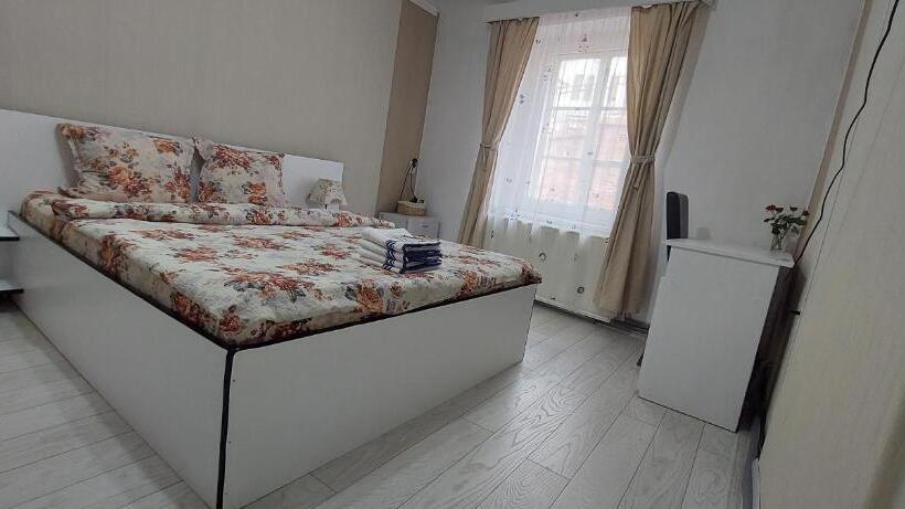 پانسیون Casa Merisor