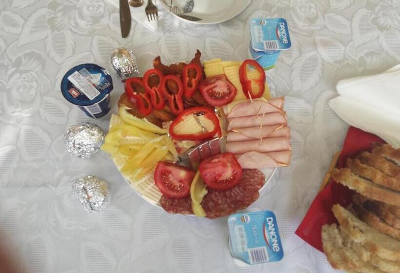 پانسیون Casa Merisor