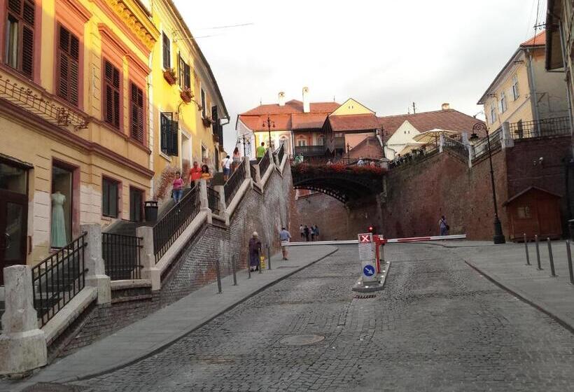 پانسیون Casa Merisor