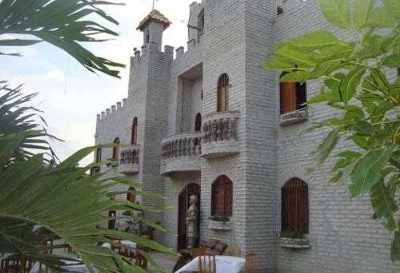بنسيون Castelo Encantado