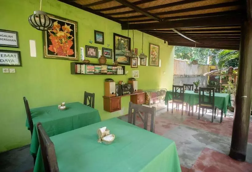 ペンション Giri Sari Guest House Pemuteran Bali