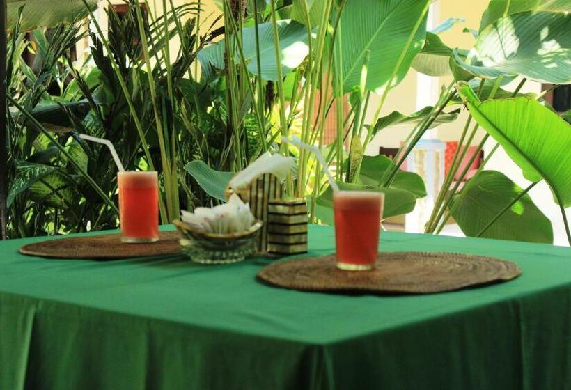 펜션 Giri Sari Guest House Pemuteran Bali