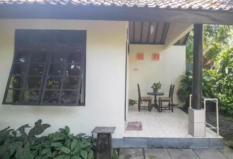 ペンション Giri Sari Guest House Pemuteran Bali