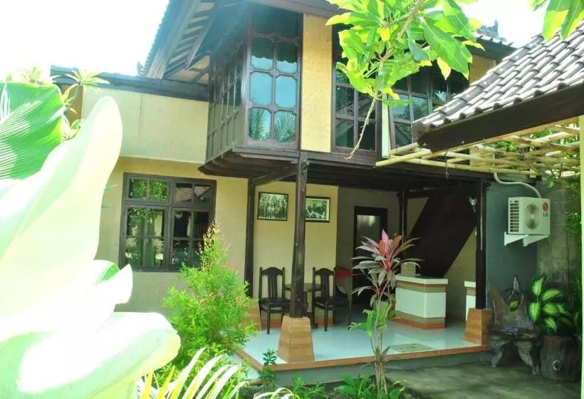 ペンション Giri Sari Guest House Pemuteran Bali
