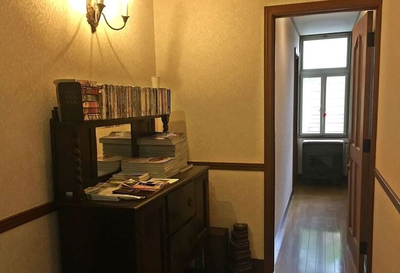 Пансион Inn The Mist