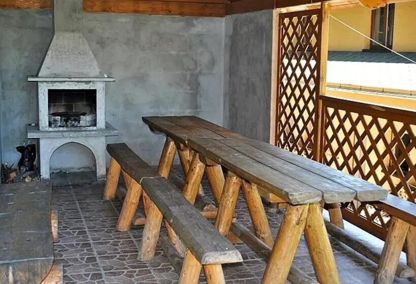 Majatalo Penzion Ustie