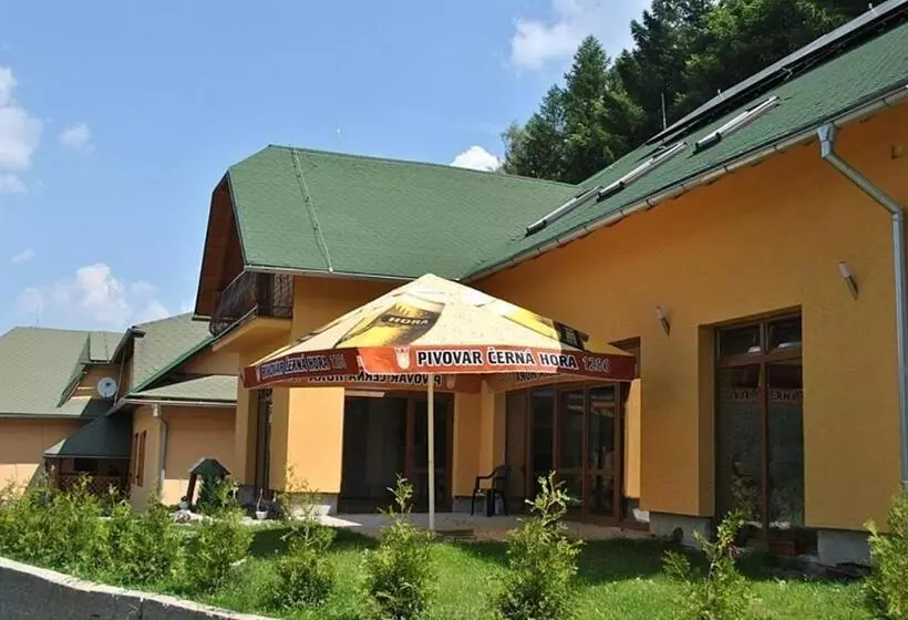 Majatalo Penzion Ustie