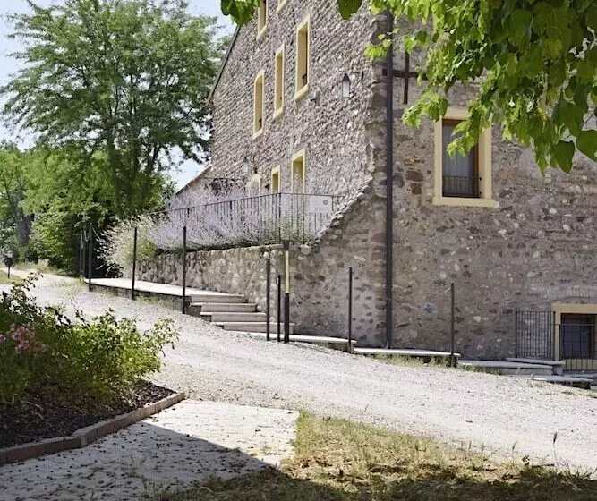 Hotelli Seiterre Agriturismo Tenuta San Leone