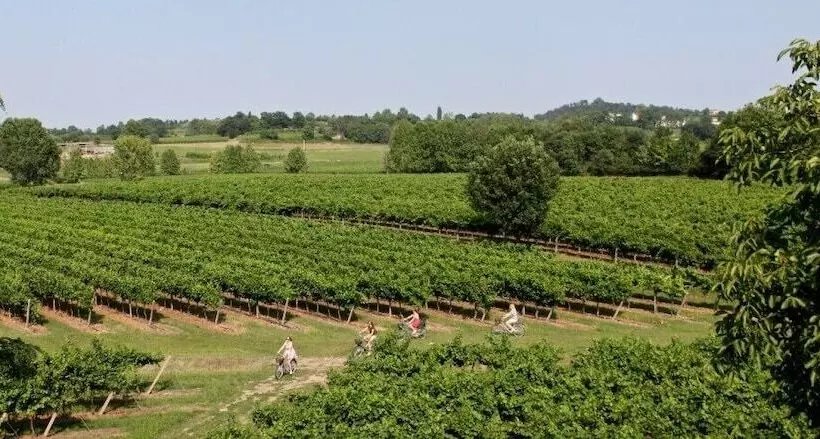 Hotelli Seiterre Agriturismo Tenuta San Leone