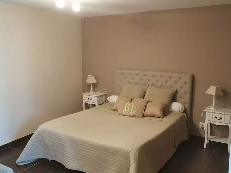 Majatalo Aux Berges Du Canal