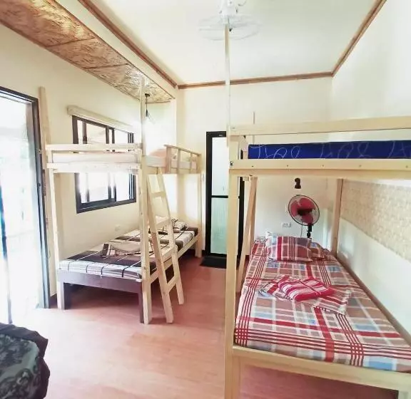 ペンション El Gordo S Seaside Adventure Lodge