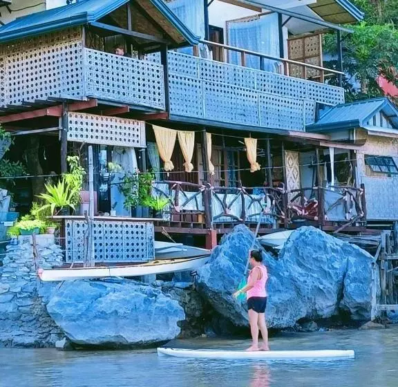 ペンション El Gordo S Seaside Adventure Lodge