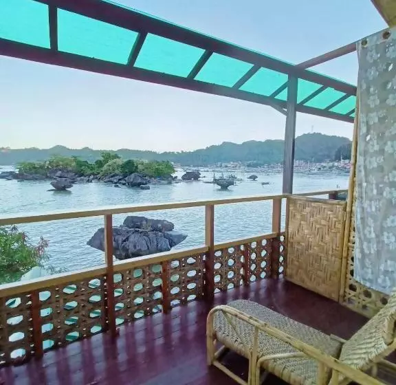 ペンション El Gordo S Seaside Adventure Lodge