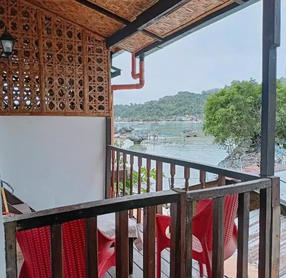 ペンション El Gordo S Seaside Adventure Lodge