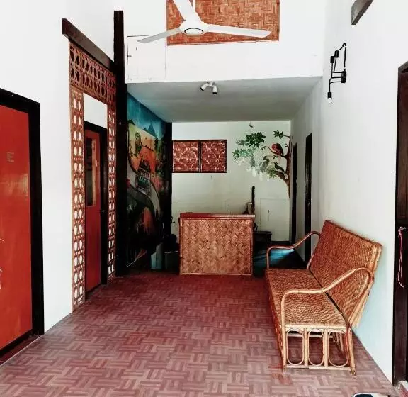 ペンション El Gordo S Seaside Adventure Lodge