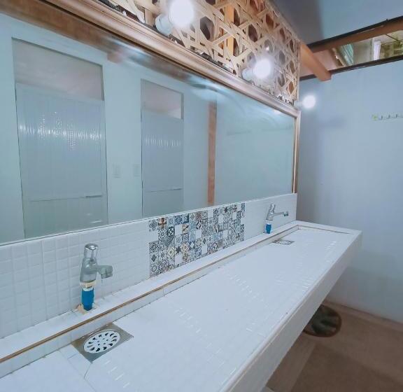 פנסיון El Gordo S Seaside Adventure Lodge