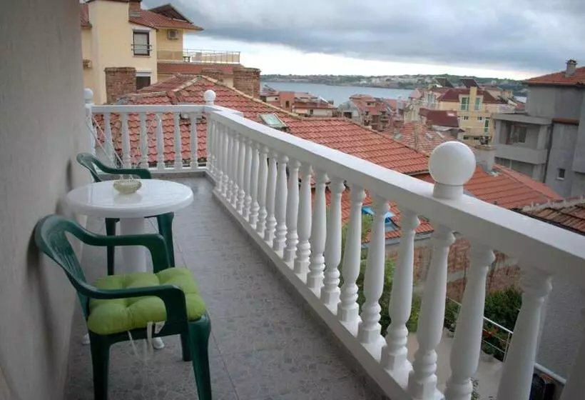 پانسیون Exotic Guest House