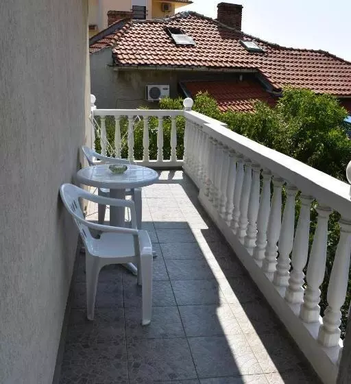 پانسیون Exotic Guest House