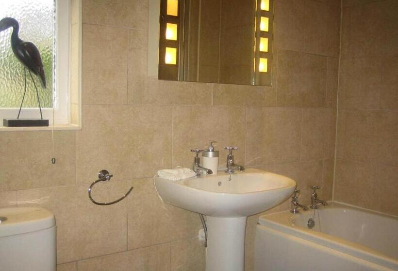 פנסיון Lamorna Lodge