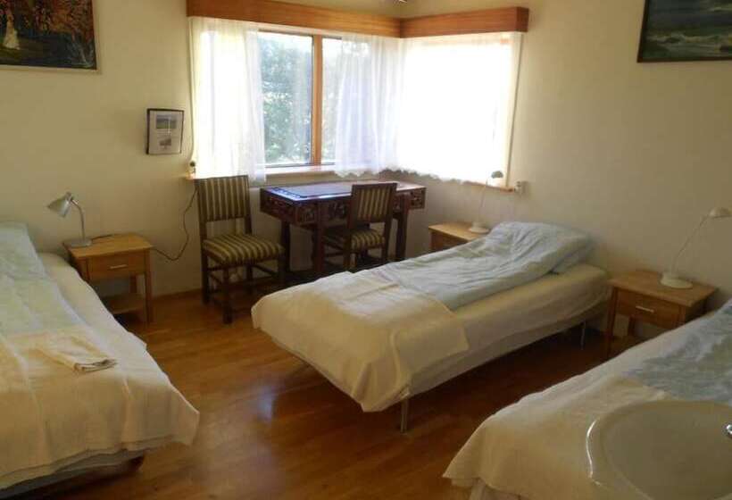 پانسیون Nes Guesthouse