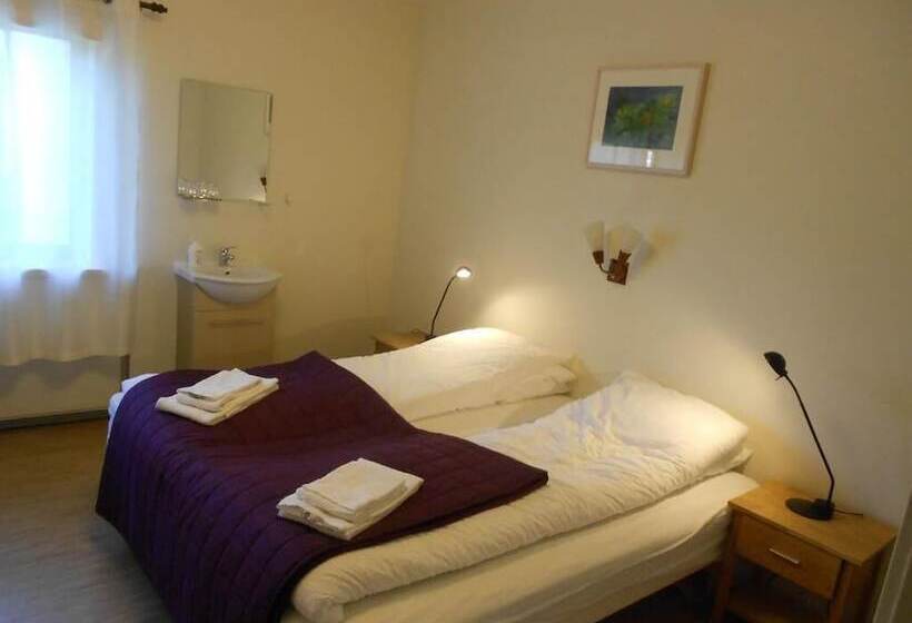 پانسیون Nes Guesthouse