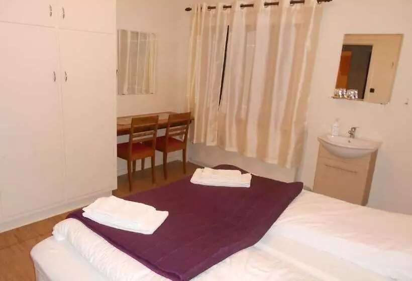 پانسیون Nes Guesthouse
