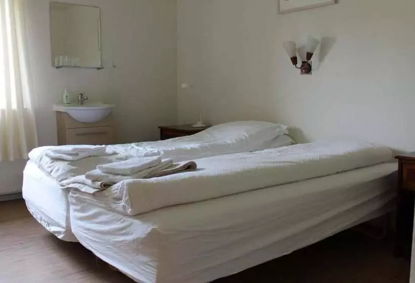 پانسیون Nes Guesthouse