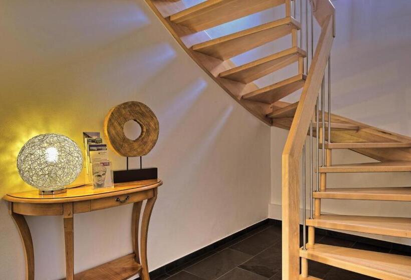 بنسيون Weingut & Gästehaus Christoph Clüsserath